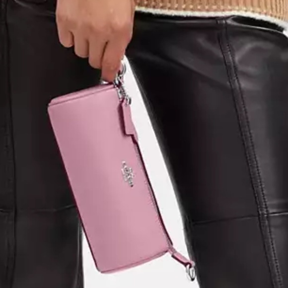 Coach Mini Barrel Bag Pink, w Complimentary Crossbody( Chain gift) NWT - Picture 2 of 8